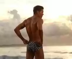 Free download CX79PR Cocksox Giraffe Boy Leg Swim Brief video and edit with RedcoolMedia movie maker MovieStudio video editor online and AudioStudio audio editor onlin