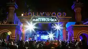 Free download Electronica Disney California Adventure video and edit with RedcoolMedia movie maker MovieStudio video editor online and AudioStudio audio editor onlin