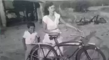 Free download Grandma Sing video and edit with RedcoolMedia movie maker MovieStudio video editor online and AudioStudio audio editor onlin