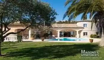 Free download LES ADRETS-DE-LESTEREL - MAISON A VENDRE - 1 490 000  - 304 m - 7 pices video and edit with RedcoolMedia movie maker MovieStudio video editor online and AudioStudio audio editor onlin