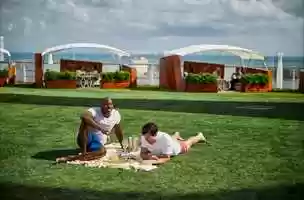 Free download Retouching animation video and edit with RedcoolMedia movie maker MovieStudio video editor online and AudioStudio audio editor onlin