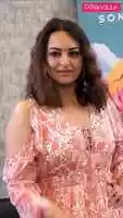 Free download SONAKSHI SINHA PROMOTING HER UPCOMING SONG RELEASE MIL MAHIYA video and edit with RedcoolMedia movie maker MovieStudio video editor online and AudioStudio audio editor onlin